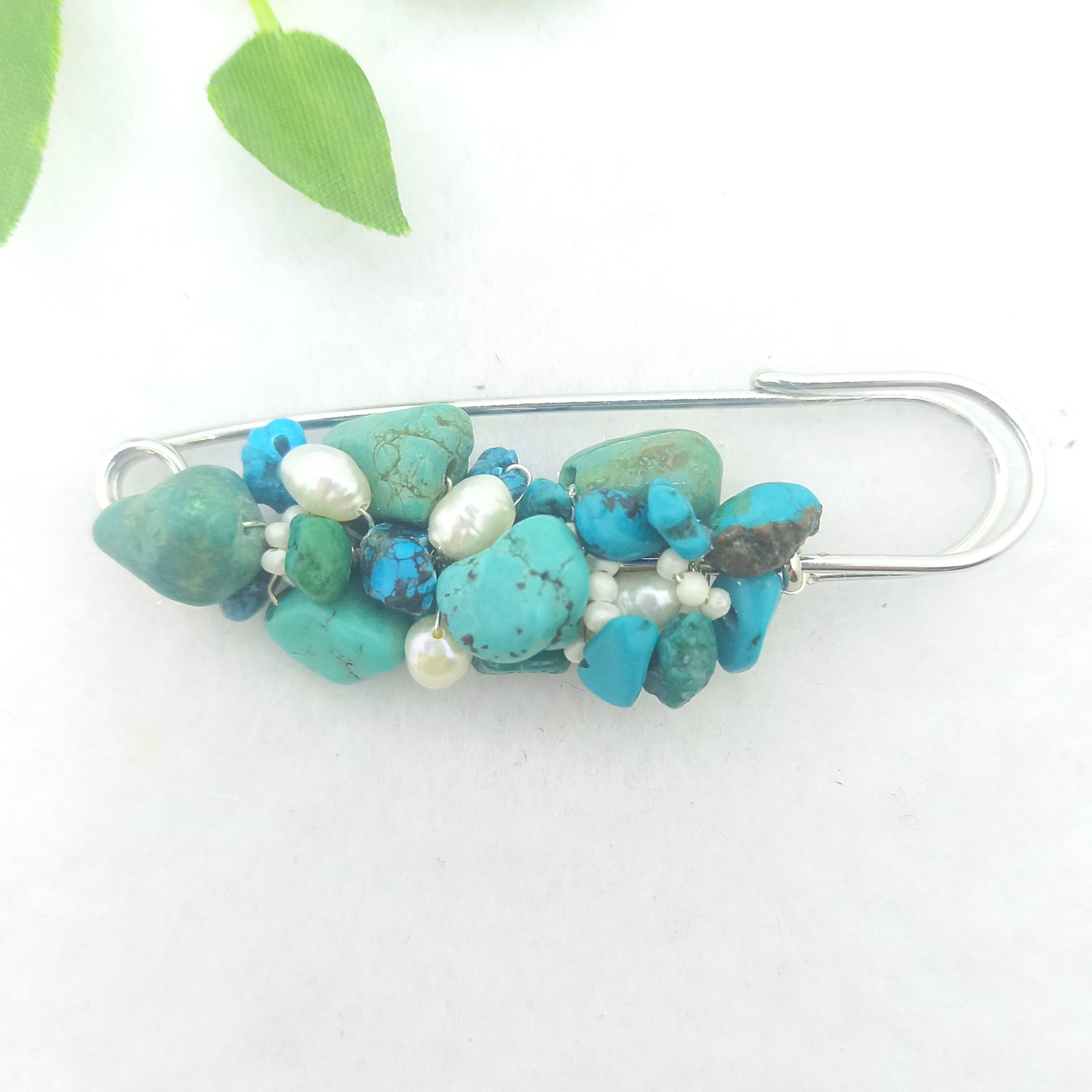 ターコイズづくしのストール留め