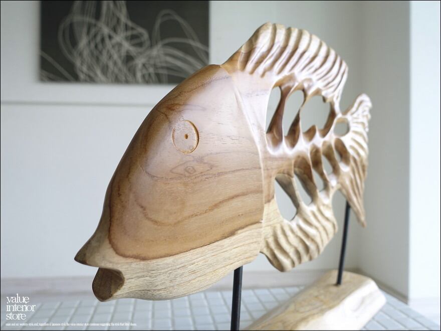 レトロ　木製けやき　魚絵アートフレーム置物 チーク無垢材 置物／魚 装飾 魚の形のオブジェ カフェ装飾 飾り