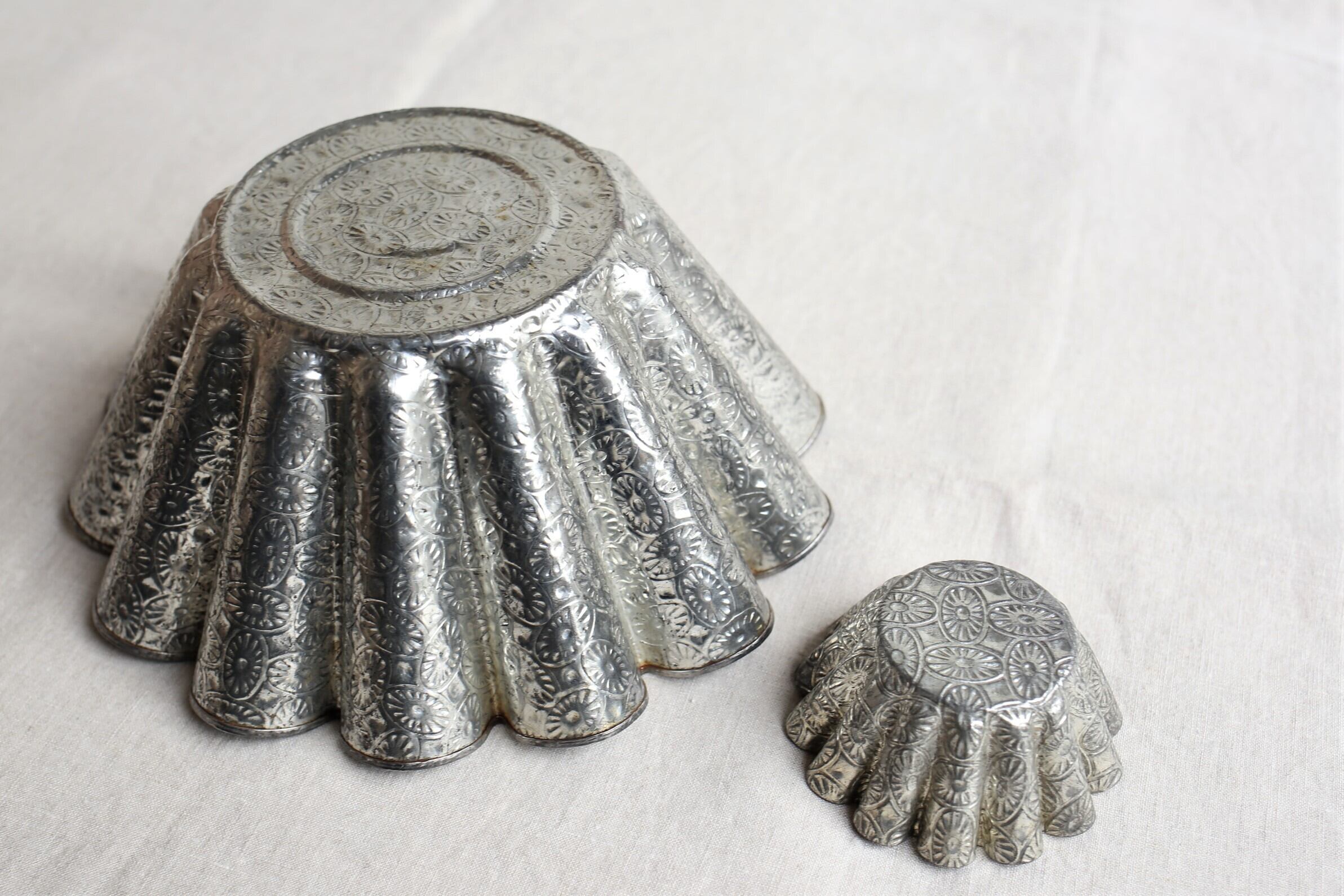 フランス アンティーク ヴィンテージ エンボス模様入り