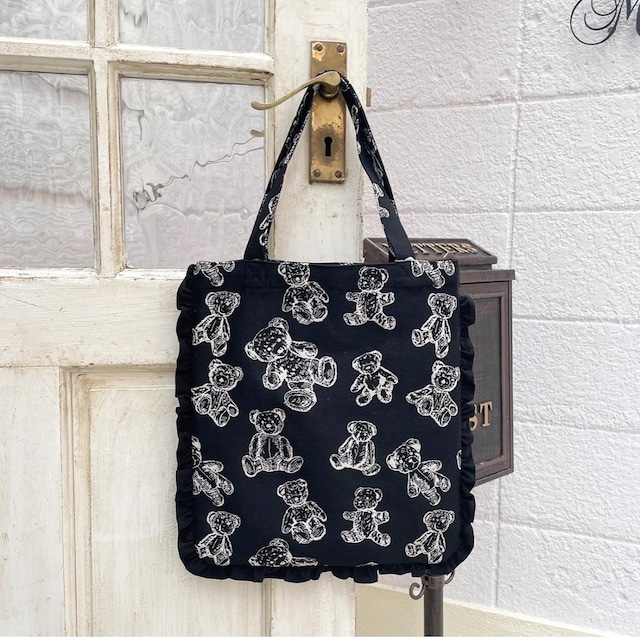 BEAR FRILL TOTEBAG