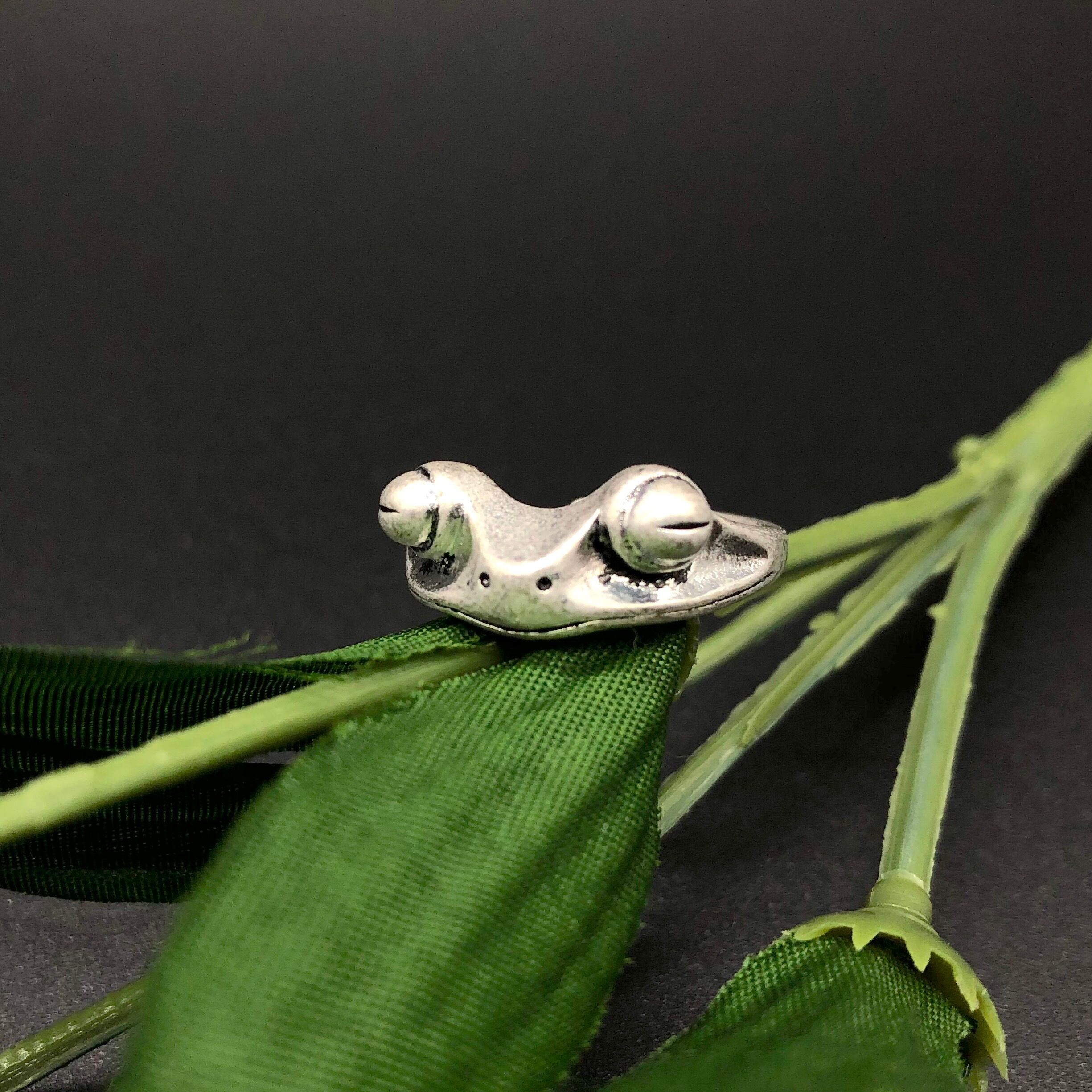 特価高品質 寝不足カエルのリング 15 16号相当 黒青と雨霧