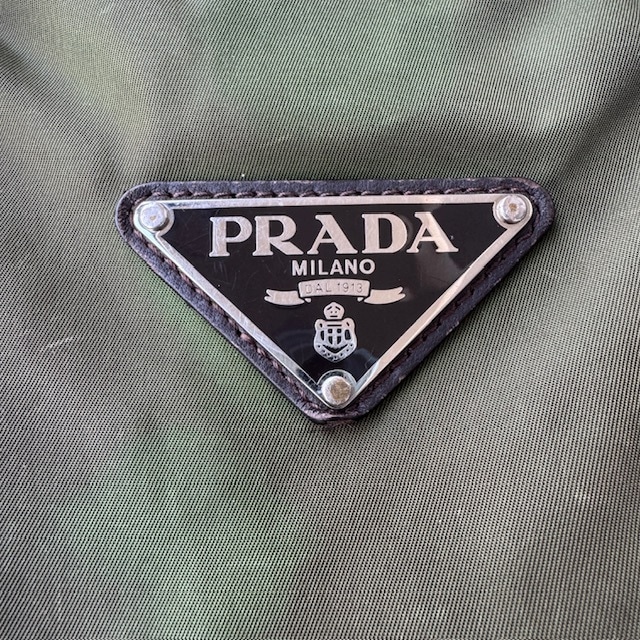 Prada ナイロントートバッグ カーキ ロゴプレート 古着 画像4