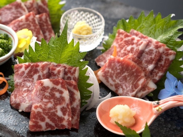 【熊本直送】特選霜ふり馬刺し（ブロック）　200g　 画像