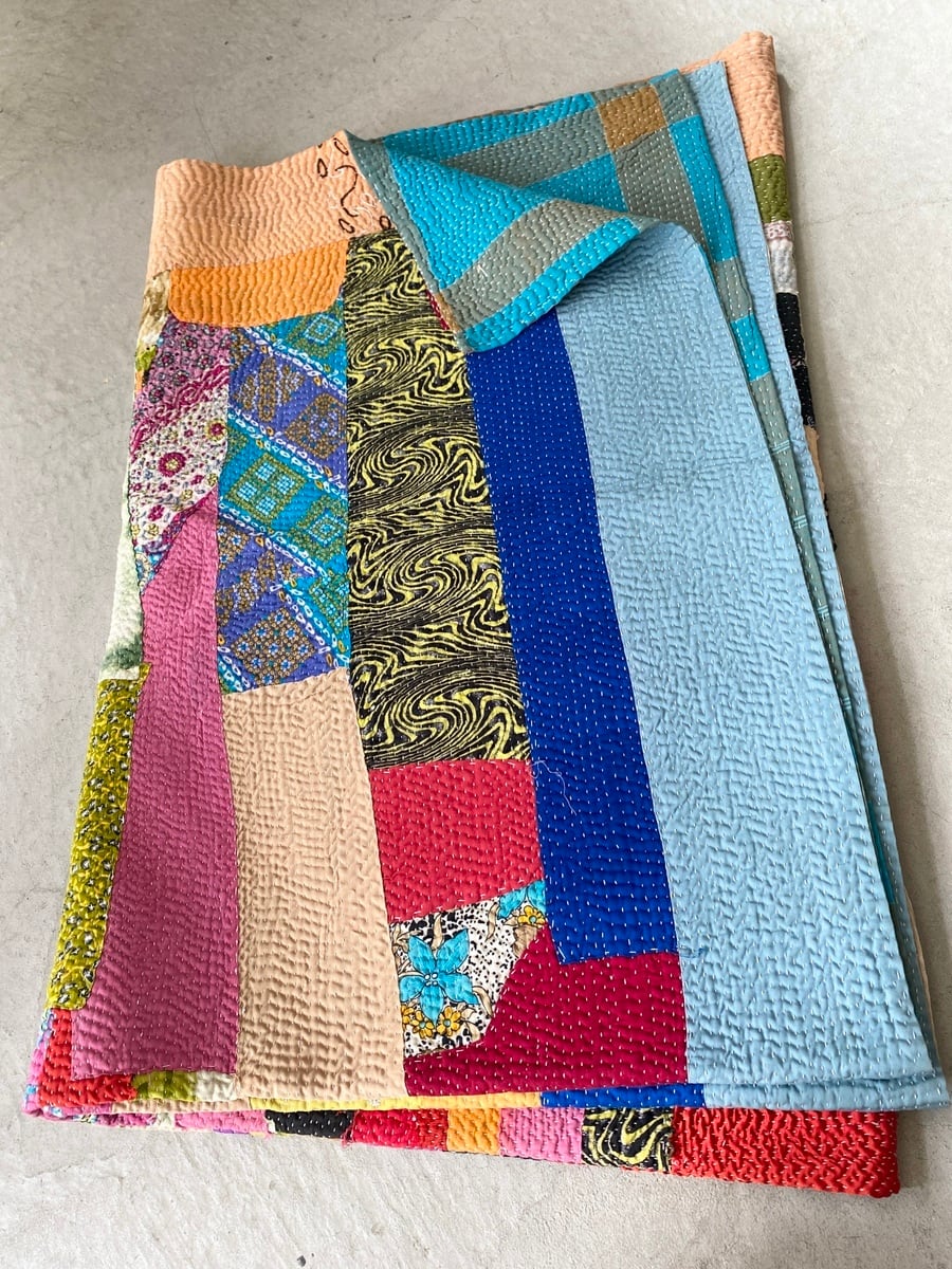 カンタ刺繍ラグ(13)