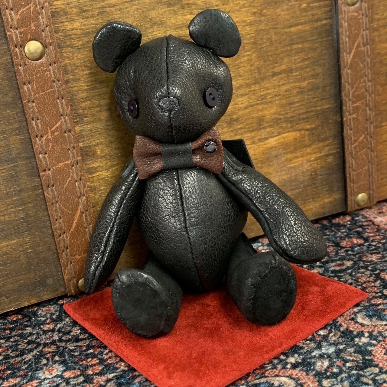 【プレミアムベア】ヒグマ革とツキノワグマ革で職人が作り上げた「ベルズベアプレミアム」限定1点