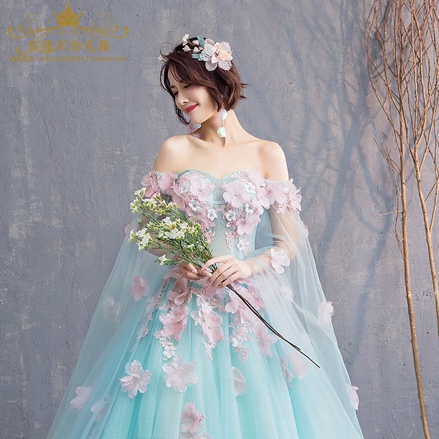 豪華 カラードレス 緑 花モチーフ オフショル ロングトレーン プリンセスライン フレアスカート 憧れのドレス エレガント 可愛い シアーな美しさ Cinderelladress 豪華 カラードレス 緑 花モチーフ オフショル ロングトレーン プリンセスライン フレアスカート 憧れのドレス エレガント 可愛い シアーな美しさ Cinderelladress