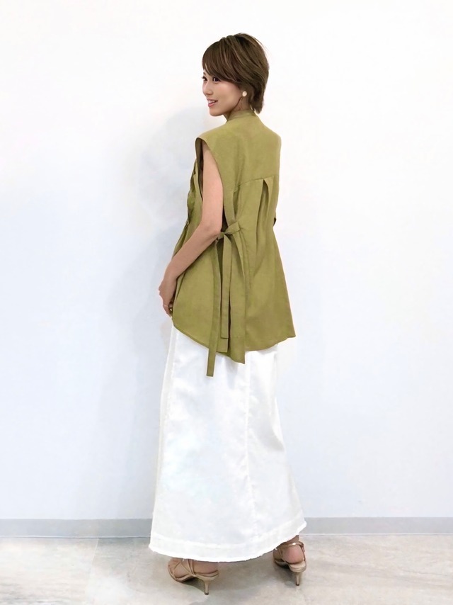 ピンタックデザインブラウス