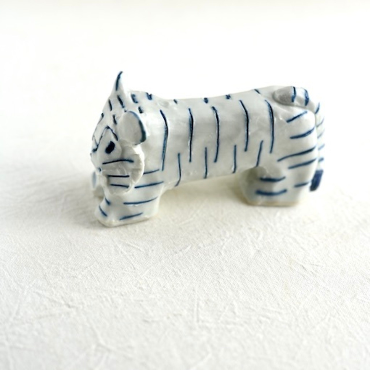 村田菜穂美 干支 染ライン 白とら