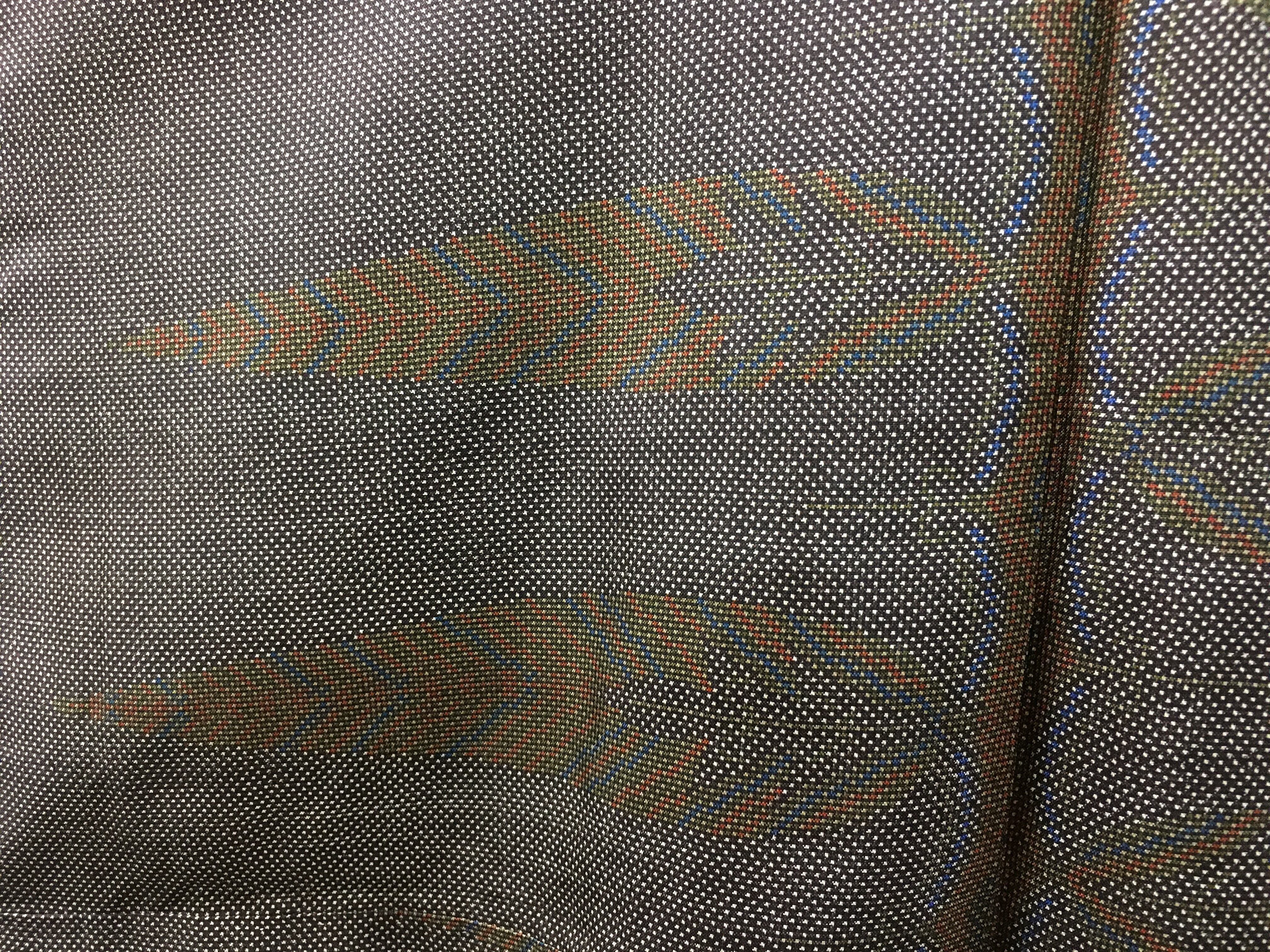 大島紬袷（こげ茶地｜金茶矢羽根柄）