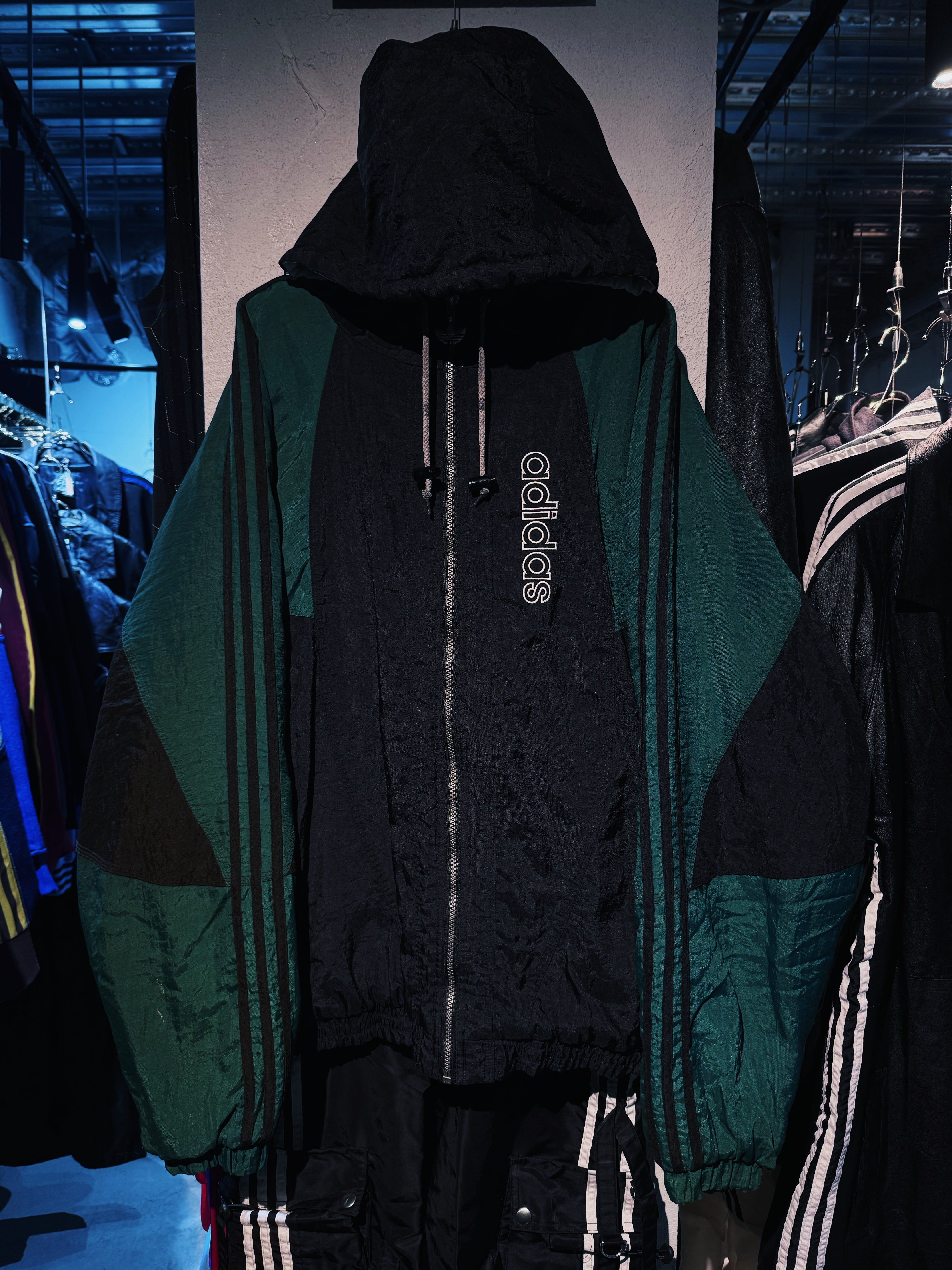 【D4C】90's vintage "adidas" trefoil logo embroidery design three stripe foodie jacket