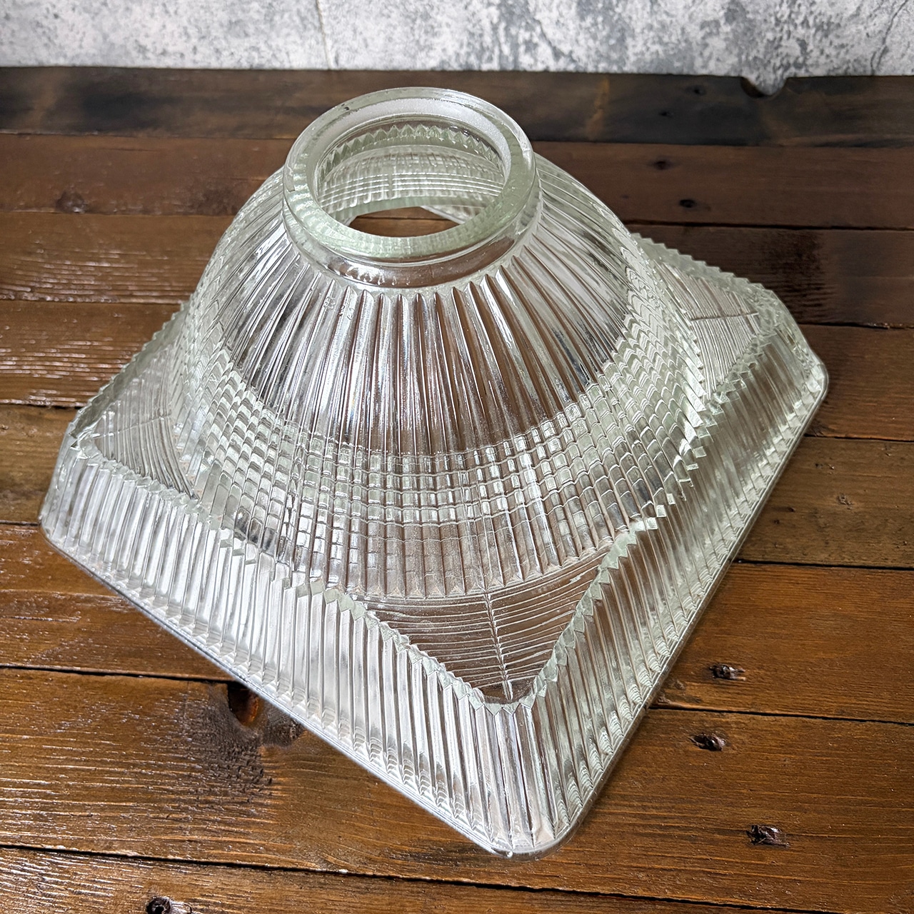 Vintage Holophane Prismatic Glass Square Dome Shade 10-5/8 inch #2 ホロフェーン プリズマティック スクエアドーム グラスシェード #2 刻印有 中古