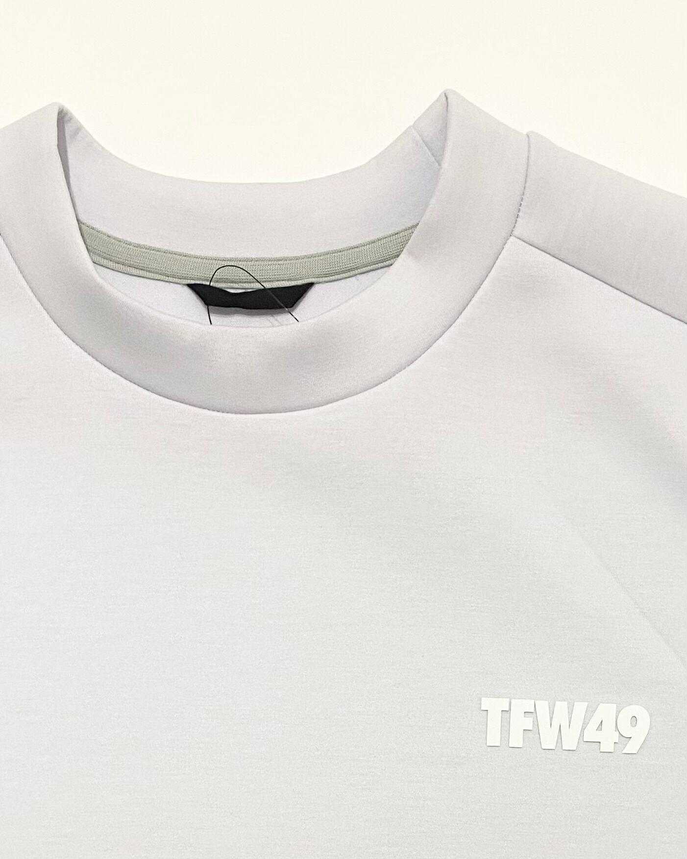 TFW49】《UNISEX》CARDBOARD MATERIAL CREW (NAVY) | Sandy GOLF