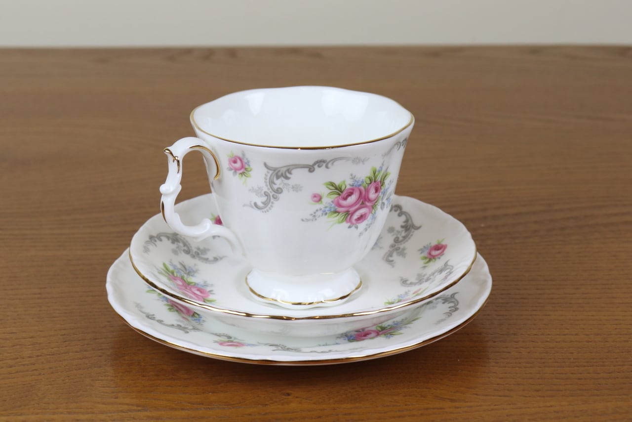 royal albert カップ\u0026ソーサー　ケーキプレート