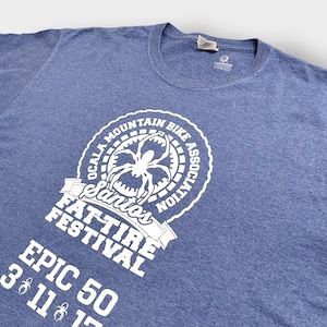 【JERZEES】FATBIKE イベント系 プリント ロゴ Tシャツ バックプリント L Fat Tire Festival ファットバイク X-LARGE ビッグサイズ 半袖 ブルーグレー US古着