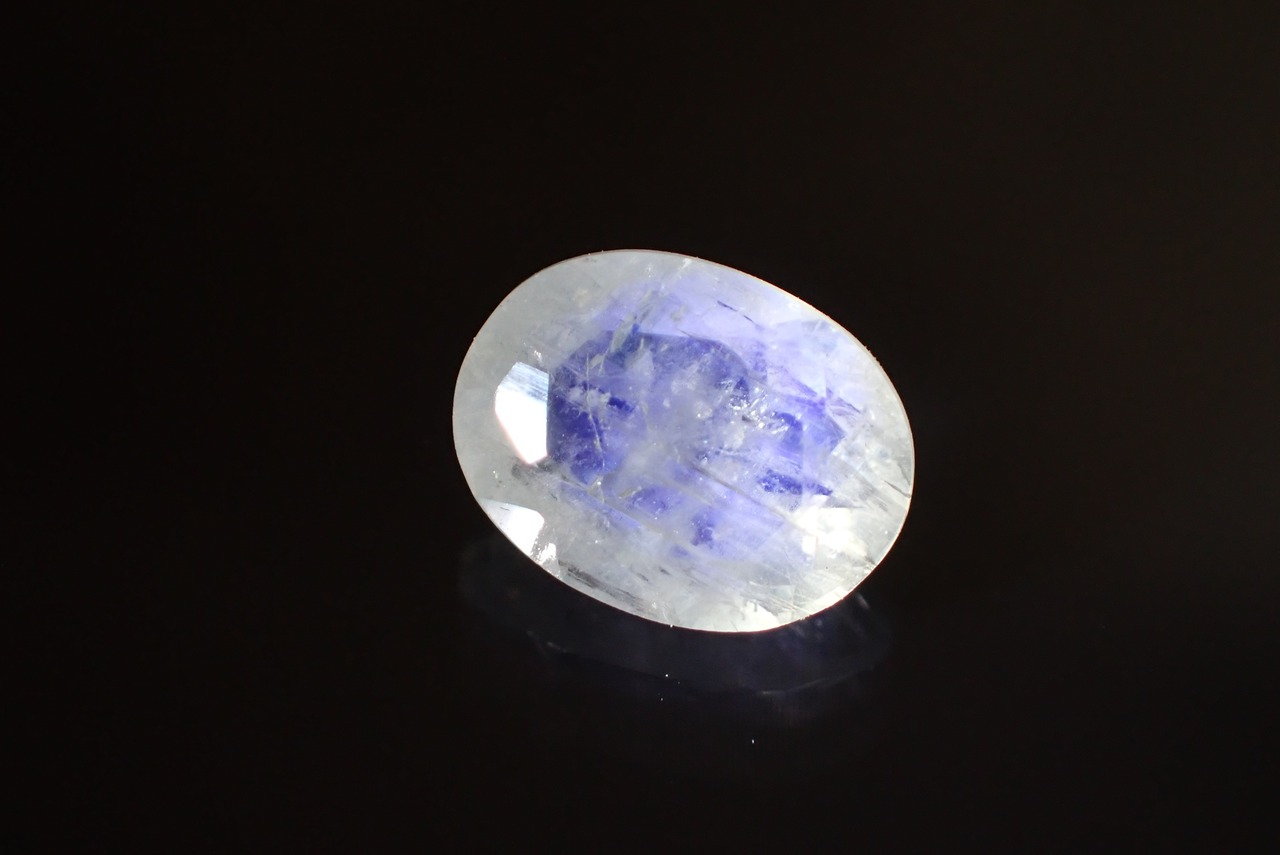 レインボームーンストーン　1.14ct　 [D9-30]