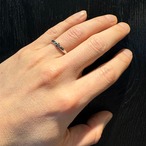 ナロー スターリング シルバー ブラック ダイヤ マルチーズ クロス リング：Rhonda Faber Green ロンダ フェイバー グリーン