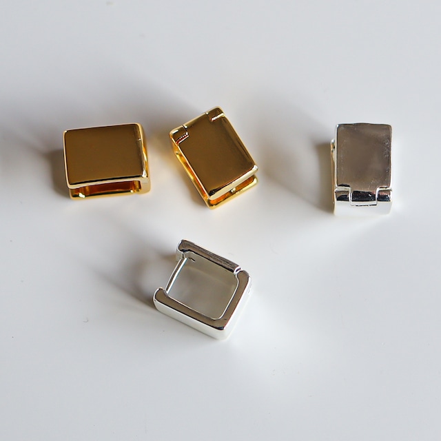 4/10(水)新作発売*stainless cube pierce