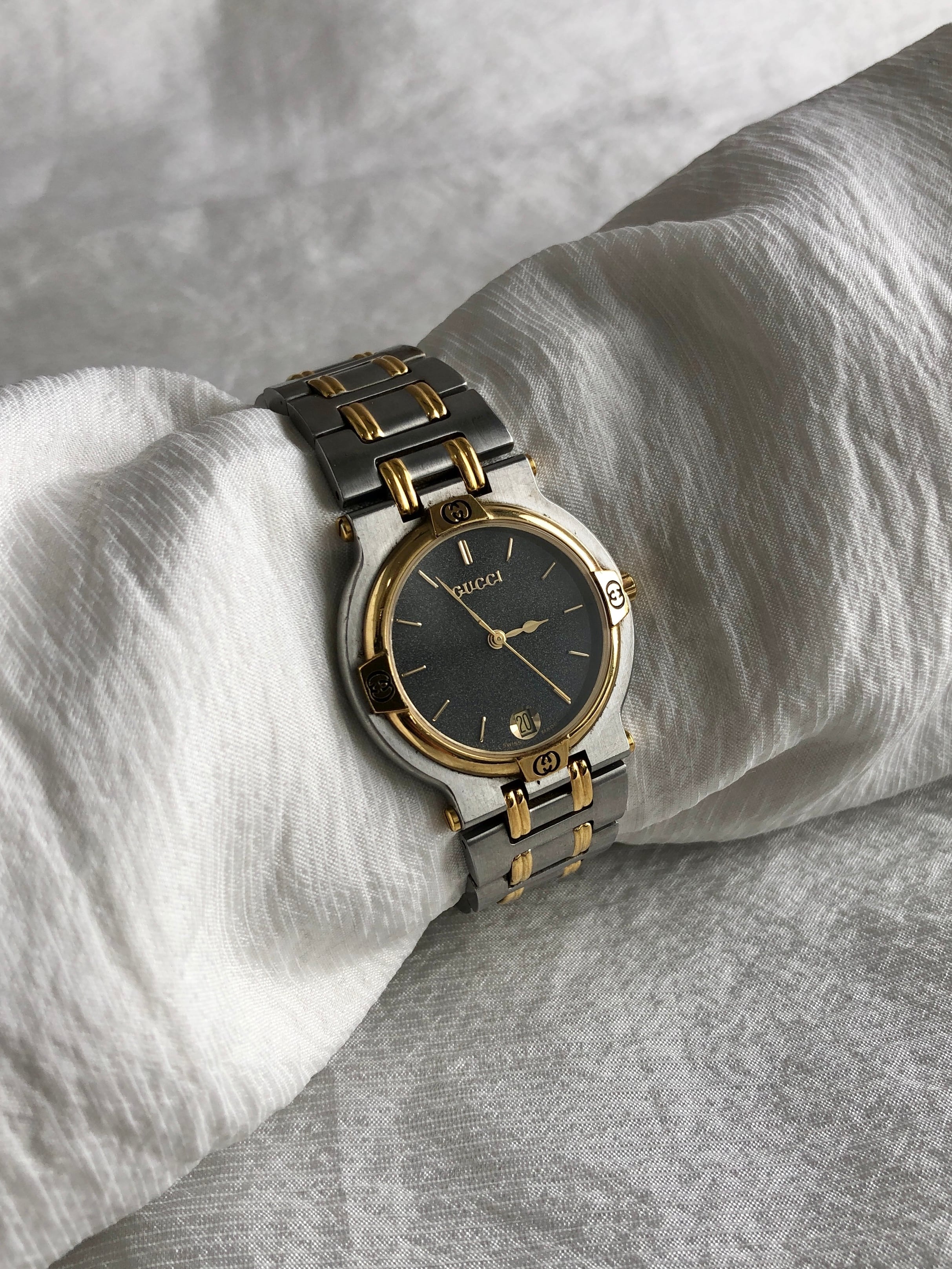 GUCCI グッチ 腕時計 シルバー ステンレススチール クウォーツ 9000M