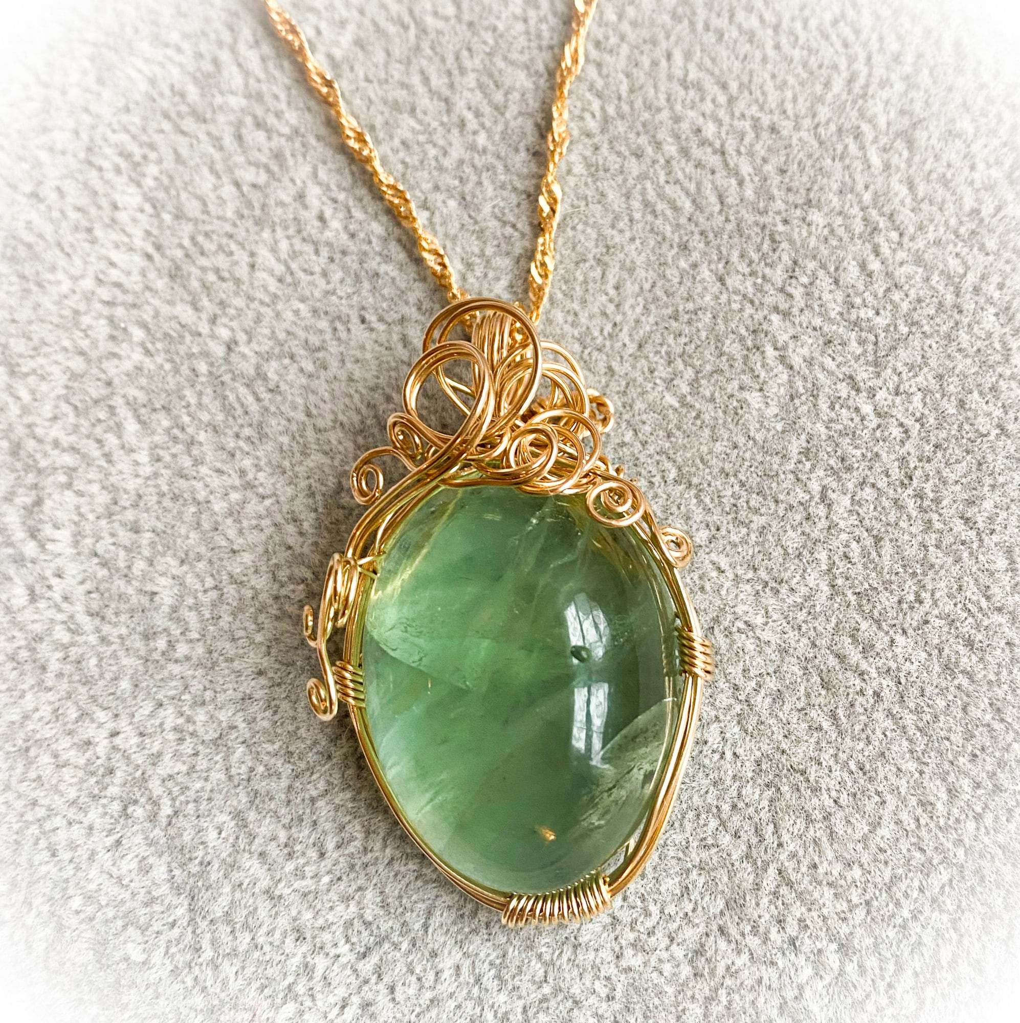 ハーモニーストーン】大きなフローライトペンダント《ネックレス