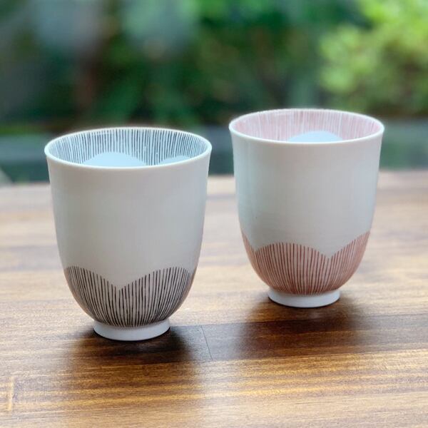 京焼 清水焼 栄泉作 紅丸草子湯呑み 小鉢 5客 三つ足 ぐい呑み 京焼・清水焼 色絵間取窯 昭阿弥｜トレファクONLINE