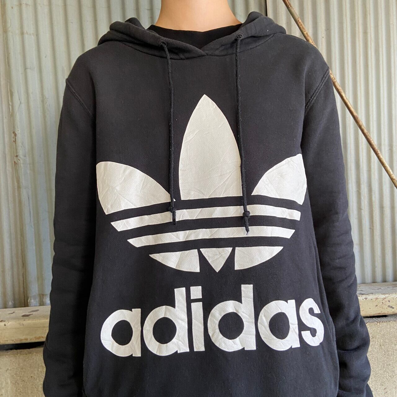 adidas ORIGINALS アディダス オリジナルス トレフォイルロゴ フロントロゴ プリント スウェットパーカー レディースS相当 古着  プルオーバーパーカー フーディー ビッグロゴ ブラック 黒【パーカー】【SW20】【AN20】【CS2312-AL2】 | cave