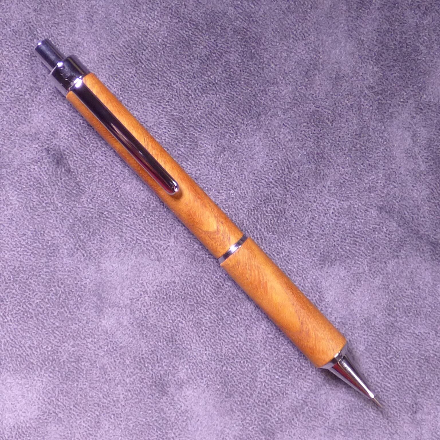 本カリン瘤トリコロール　クラフトエー　mp202 0.5 クラフトエー本花梨瘤トリコロール シャープペンシル202 0.5ミリ