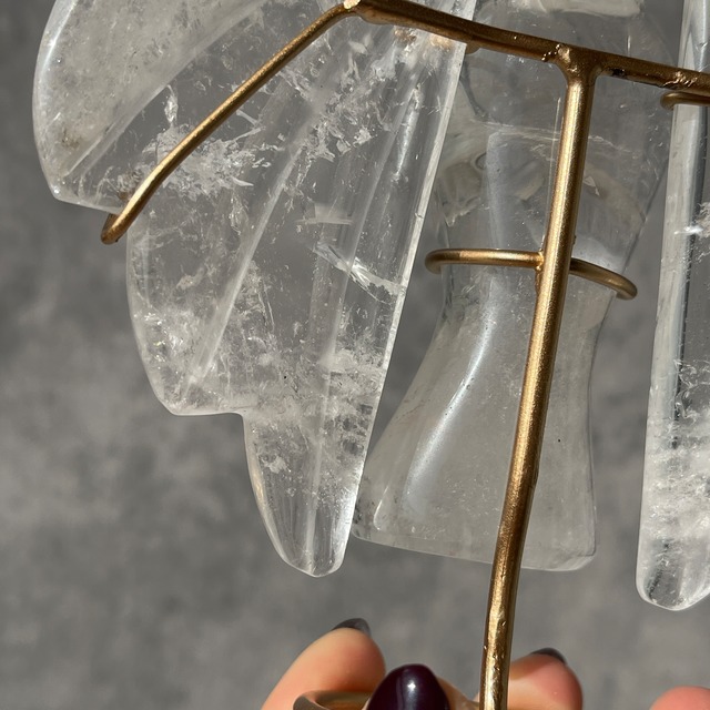 ブラジル・ゴイーア州 クリスタリーナ産 クリアクォーツ エンジェル 彫刻｜スタンド付き