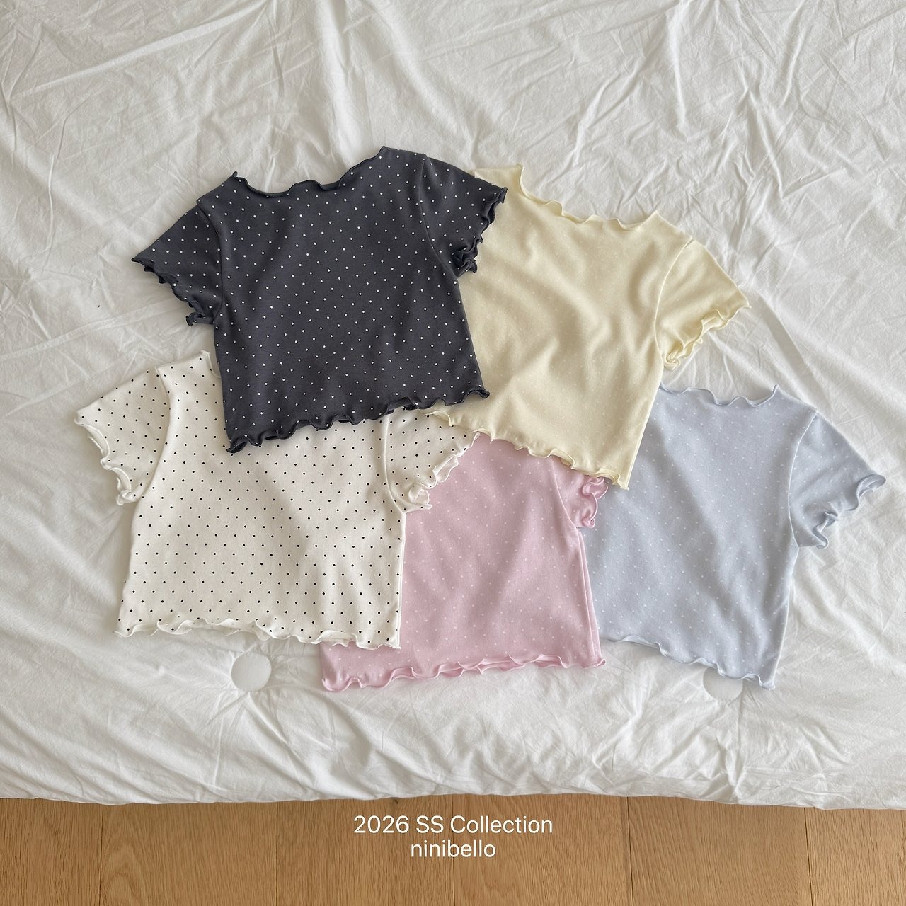 [ninibello] Dot Heart Punching Tee +fee2 / [니니벨로] 도트하트펀칭티