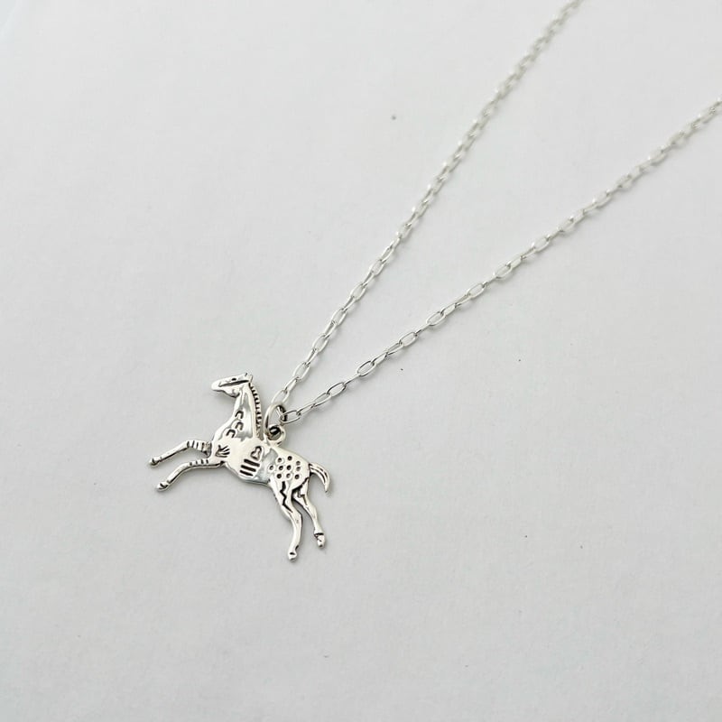 再々入荷】駆け抜ける馬 ペンダントトップ／ネックレス ホース 馬 蹄鉄