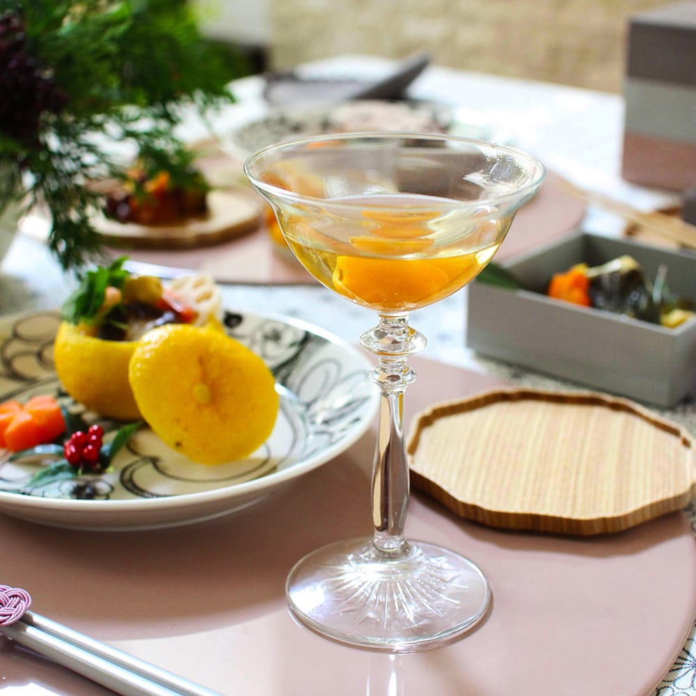 カクテルなどの本や、道具 初心者本では物足りない人へ｜本格派におすすめのカクテル本8選