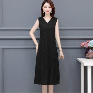 【送料無料】 ロングドレス 6色 色 衣装 ひざ丈 ミモレ Aライン フレア プルオーバー ノースリーブ Vネック 光沢感 波模様 薄手生地 エレガント 可愛い 大人可愛い 上品 おしゃれ 主役級 こなれ感 高見え 高級感 柄 夏 30代 40代 レディース 女性用 ママ お呼ばれ 結婚式 二次会 パーティ 演奏会 フォーマル ファッション コーデ スタイル 楽ちん 体型カバー 美脚 脚長 定番 存在感 ビビットカラー