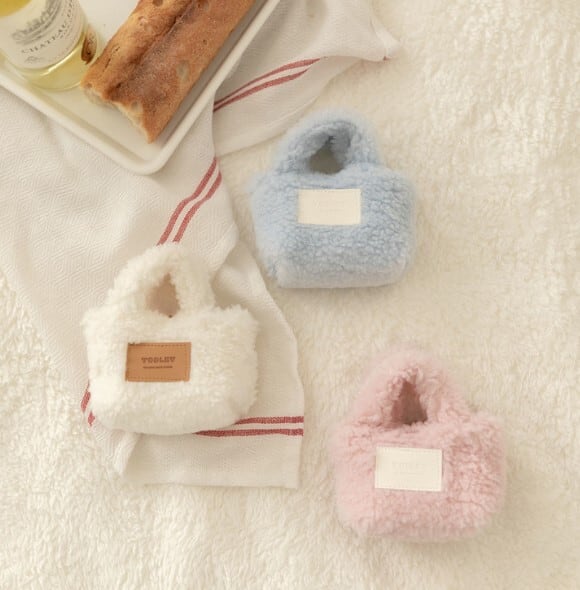 予約【todley】Winter Fruffy PoopBag (3Color)