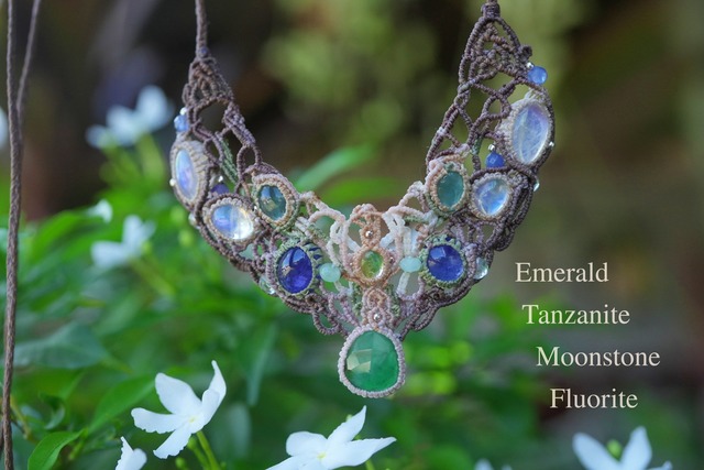 彩鮮やか★エメラルド タンザナイト マクラメネックレス1964