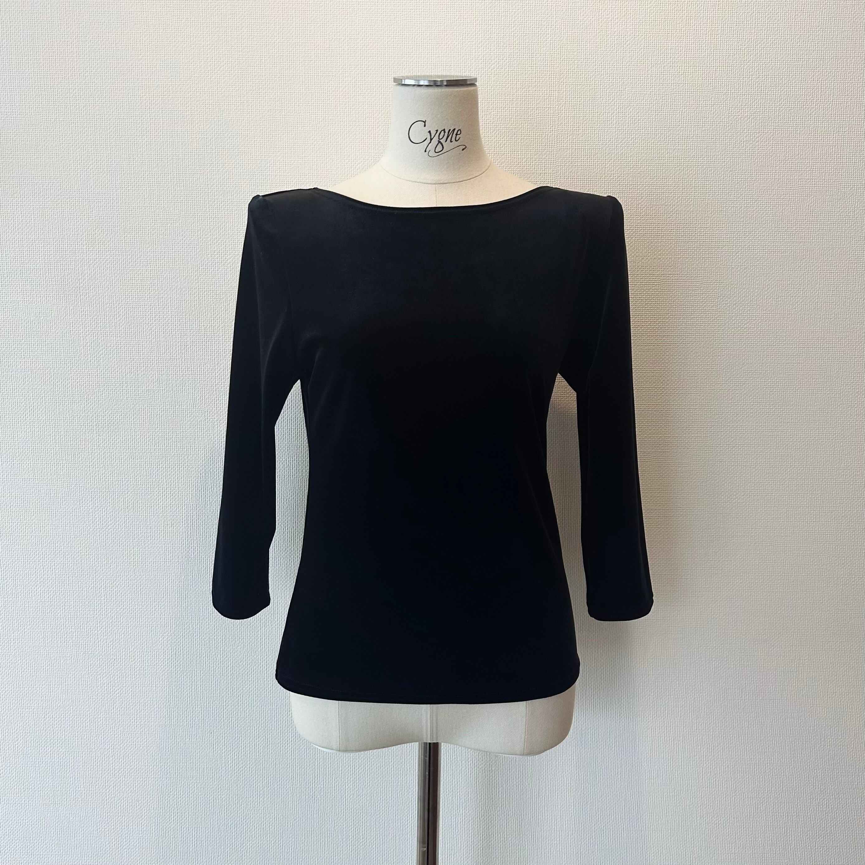 cygne シーニュ バックオープンベロアトップス Riane