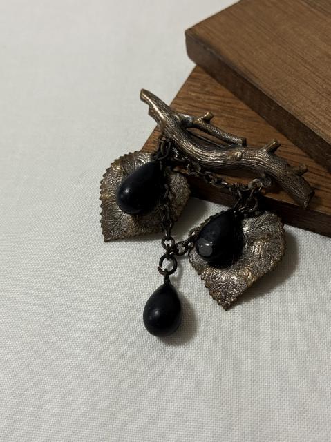1980~90's Leaf Motif Design Brooch