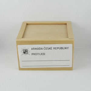 MEDICINAL WOODEN BOX(M)