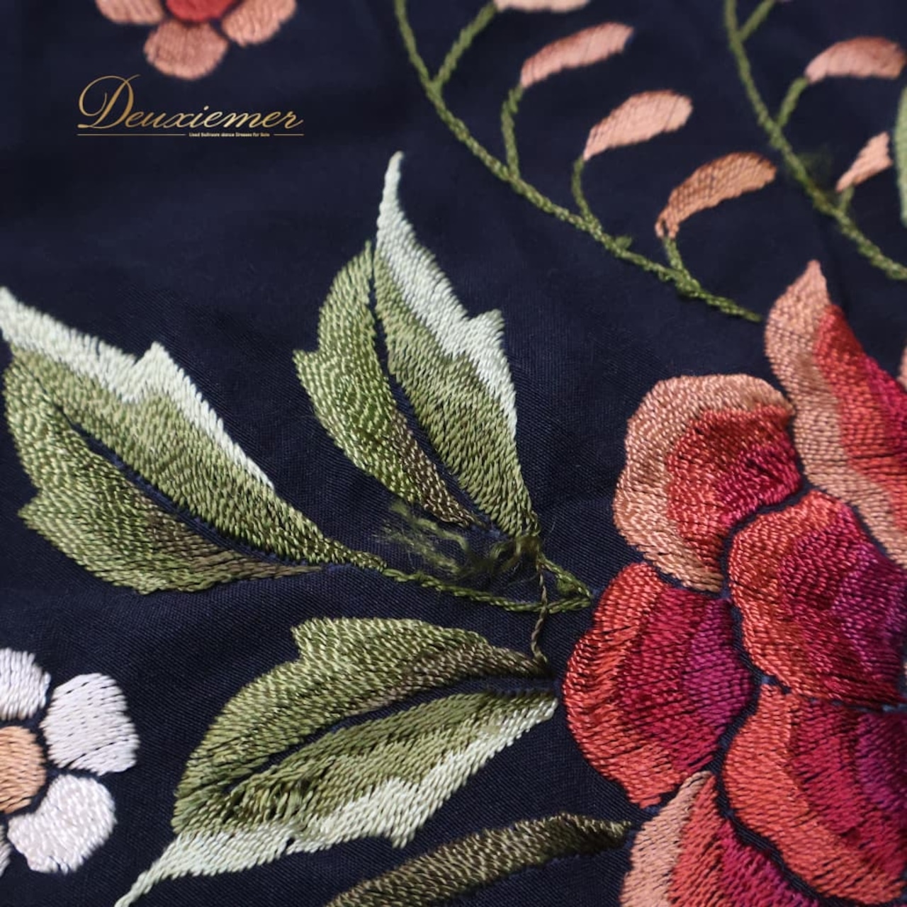 フラメンコ 衣装 マントン シージョ ブラック系 レッド系 黒 赤 緑 刺繍 花柄 フレコ フリンジ スクエア 四角形 大判 ダンス パーティ 発表会 小物 小道具 装飾 高級感 刺繍入り 衣装小物 舞台 コスチューム