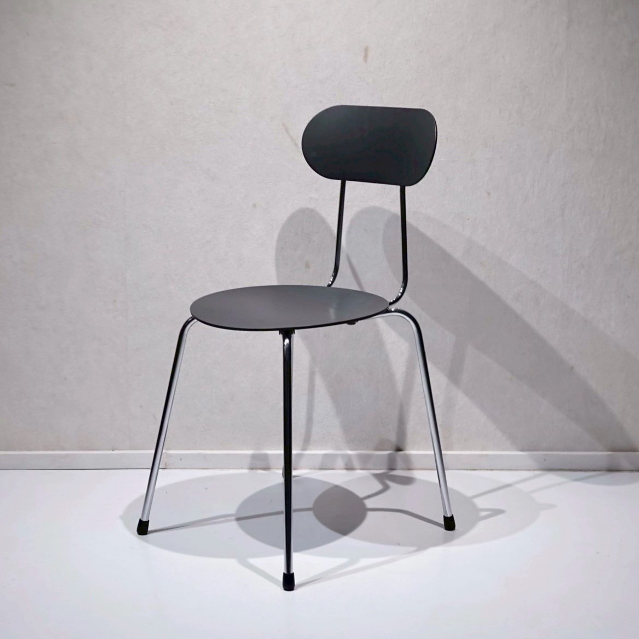 マジス MAGIS ダイニングチェア MARIOLINA MONO マリオリナ モノ スタッキング チェア 椅子 モダン ミニマル スタイリッシュ