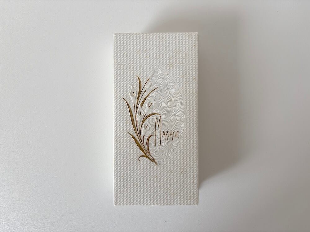 【FRANCE】結婚式のための白い小箱 / A small white box for the wedding