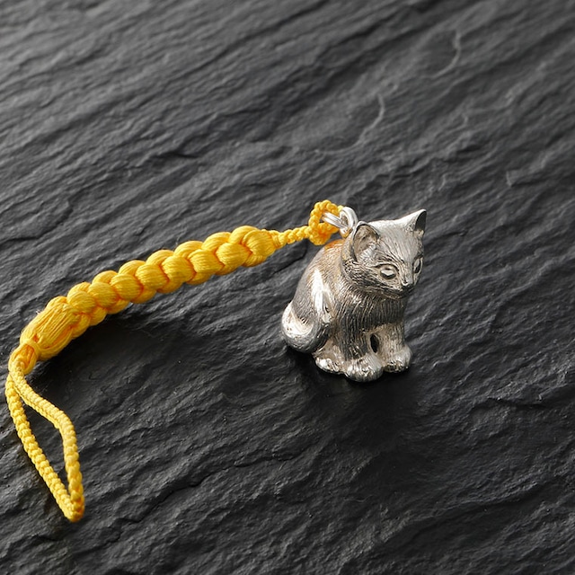 銀製 仔猫 根付　Silver netsuke cat