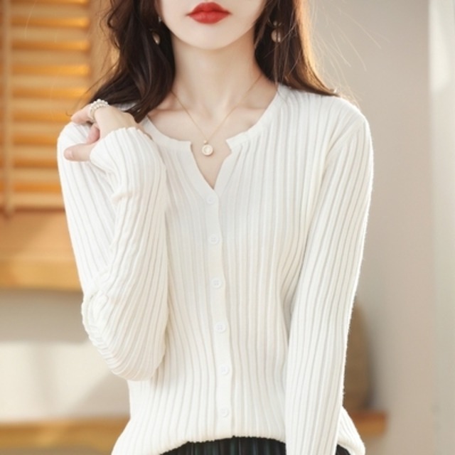 トップス デート カットソー 袖あり 長袖 かわいい 大人可愛い きれいめ シンプル カジュアル 大人 上品 おしゃれ お洒落 主役級 存在感 冬 10代 20代 30代 レディース 女性用 OL 学生 デート お出かけ 公園デビュー 女子会 休日 イベント 旅行 着回し 普段使い ファッション コーデ 楽ちん モテ トレンド 流行 インスタ映え S M L XL 2XL 白 ホワイト 黒 ブラック 青 ブルー 緑 グリーン 紫 パープル 茶色 ブラウン