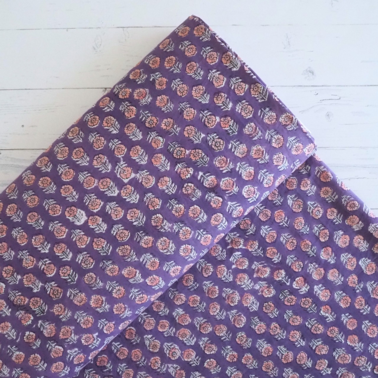 ブロックプリント生地【50cm単位】インド綿  花柄 パープル×ピンク #60537-PR2
