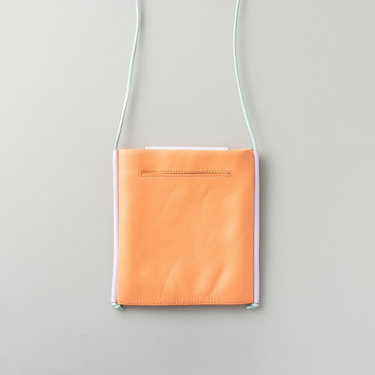 【SALE 20% OFF】四角いレザーコードサコッシュ| 限定色 -ピーチフィズ・エメラルドビーチ・ライラック