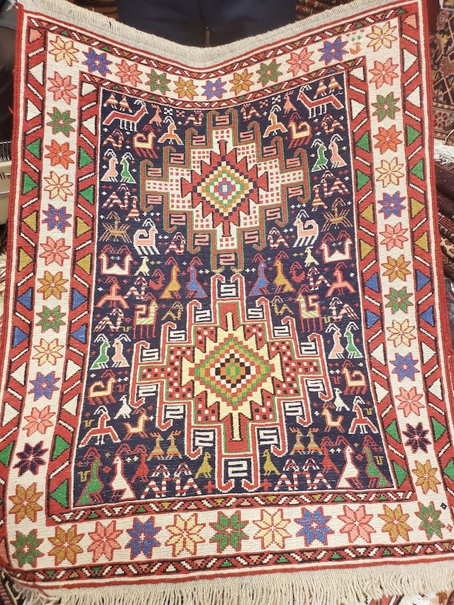 絨毯クエスト50【No.19】Varni ※現在、こちらの商品はイランに置いてあります。ご希望の方は先ずは在庫のご確認をお願いします。
