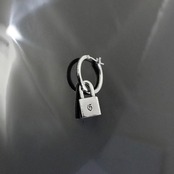 THIN HOOP raised by wolves [LARGE] with PADLOCK / レイズド・バイ・ウルヴス シンフープ・L ウィズ パドロック