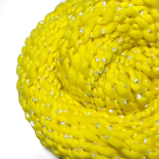 Wave yarn　-No.28 / 10g-