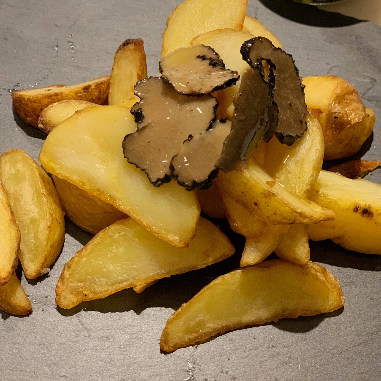 黒トリュフスライスのオイル漬け【桐箱入り】 | FRESH TRUFFLE JAPAN