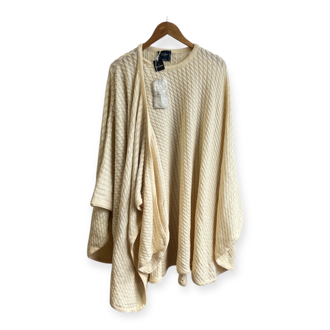 タグ付き 未使用品 イタリア製 トラサルディ TRUSSARDI BOUTIQUE ケーブル編み ポンチョ セーター サイズ 42 /アイボリーベージュ