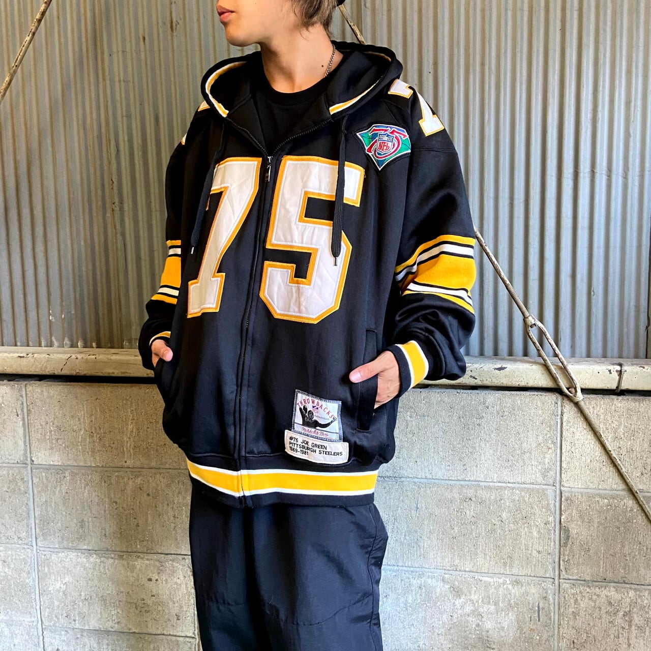 ビッグサイズ Nfl アメフト Throw Backs チームロゴ ナンバリング ユニフォーム フルジップパーカー メンズxxl相当 古着 チームロゴ ワッペン ブラック 黒 パーカー Cave 古着屋 公式 古着通販サイト ビッグサイズ Nfl アメフト Throw Backs チームロゴ ナンバリング ユニフォーム フルジップパーカー メンズxxl相当 古着 チームロゴ ワッペン ブラック 黒 パーカー Cave 古着屋 公式 古着通販サイト