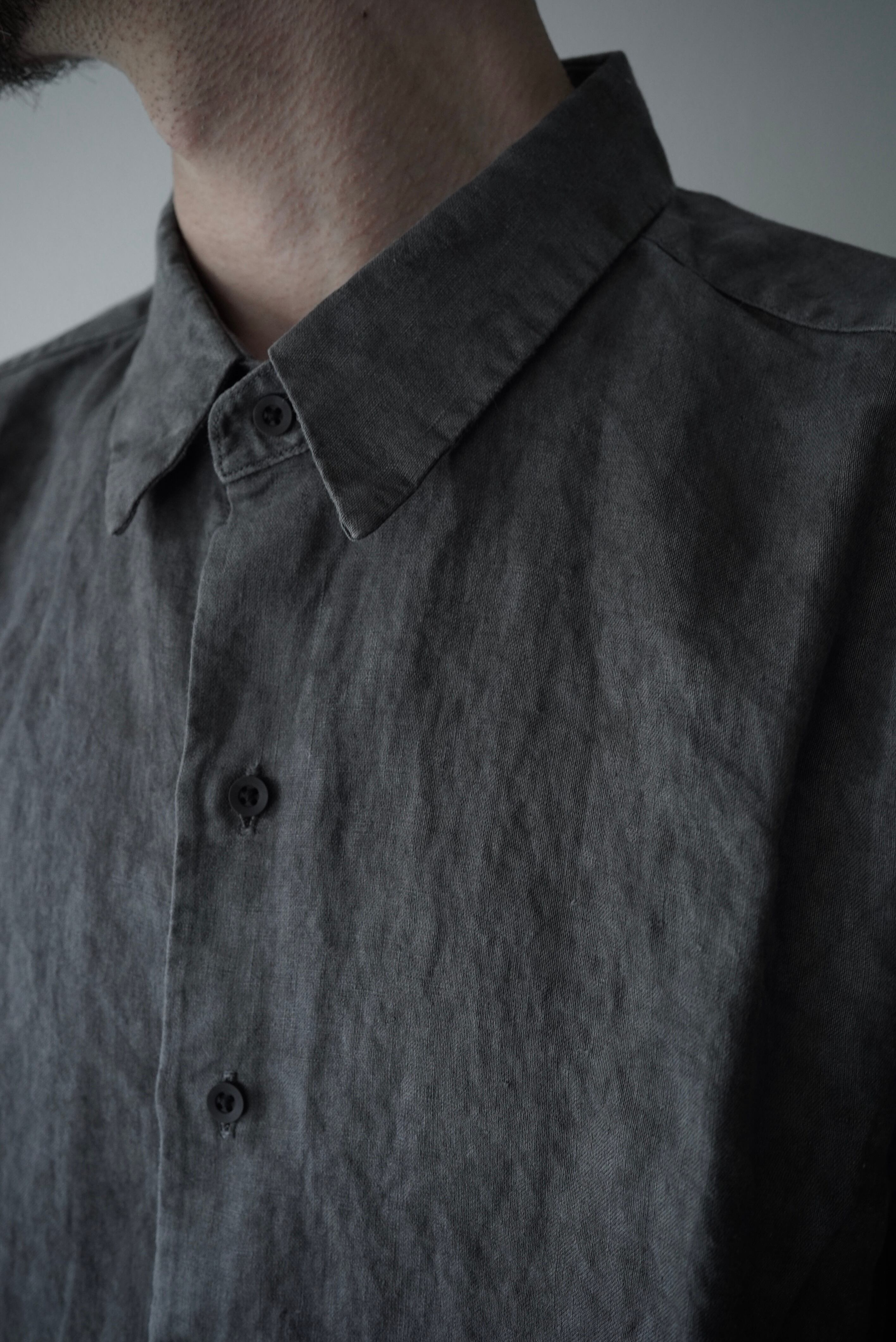 COLINA Minimal shirtsコリーナ ミニマルシャツ 墨染め Natural Dyed Linen / The Shirts (墨染） | C O L I N A